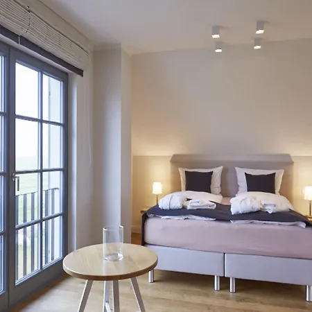 Reetland Am - Premium Reetdachvilla Mit 2 Schlafzimmern, Sauna Und Kamin E22 Dranske